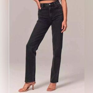 NWT Abercrombie The 90s Straight Ultra High Rise Curve Love Size 28 Short